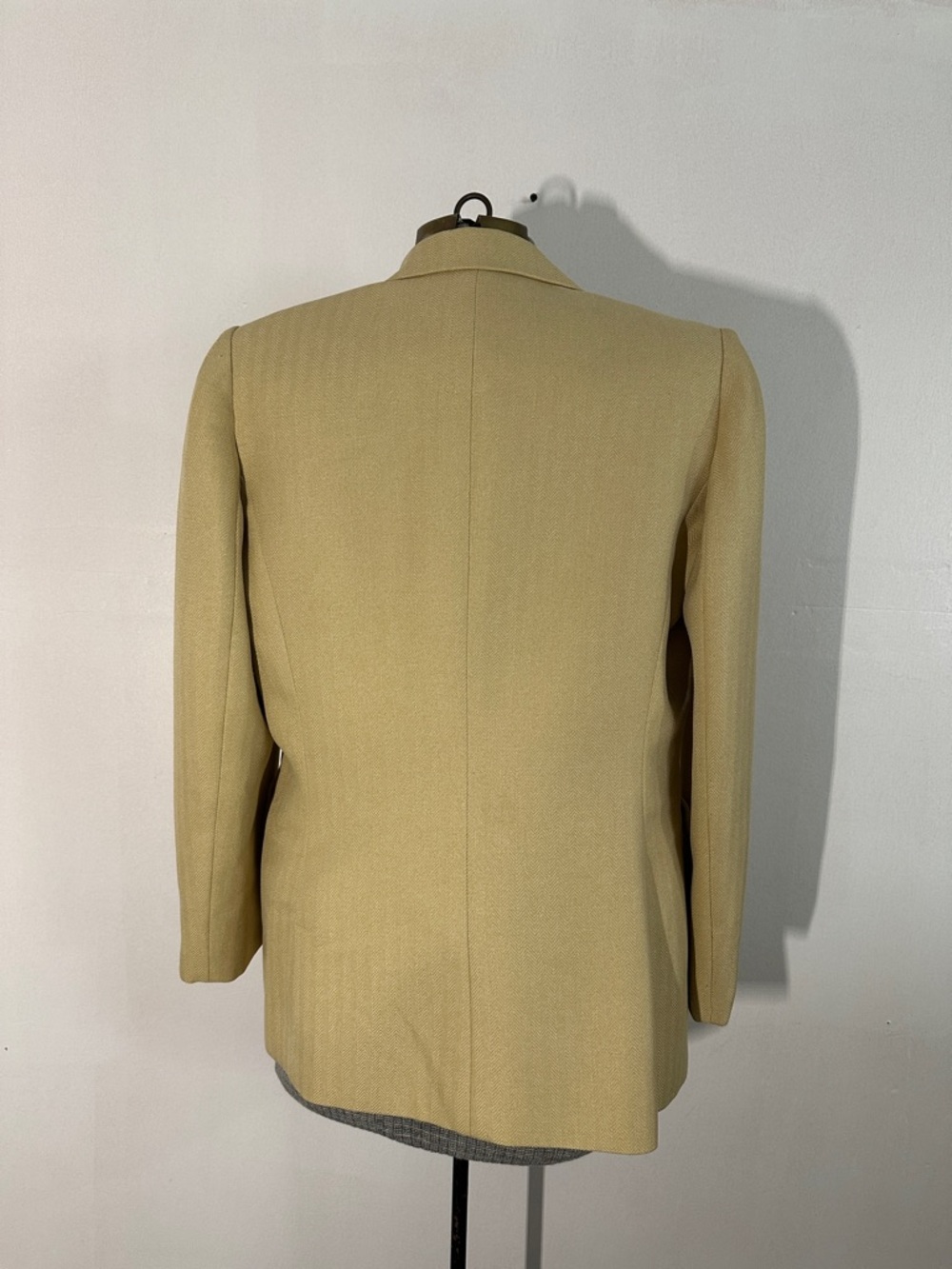 Le Suit Double-Breasted Suit Set in Light Beige - Picture 7 of 13